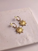 Nowe złote kolczyki słoneczka 