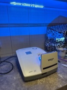 Projektor Vivitec D755UST - projektor ogniskowy