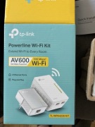 AV600 TL-WPA4220 Powerline Wi-fi kit