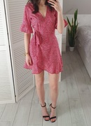 Wednesday's girl czerwona sukienka kopertowa w groszki z krótkim rękawem XS