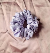 Jasno fioletowa gumka frotka do włosów scrunchie S