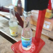 Kapslownica stołowa + 200 kapsli Ø26