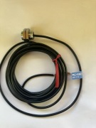 Czujnik indukcyjny EH-114 firmy KEYENCE.