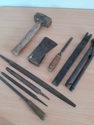 Stare narzędzia młotek, siekiera, pilniki, inne
