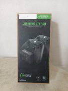 Stacja ładująca NITHO... Stacja ładująca z dwukolorową diodą LED