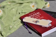 Zakładka do książki – zdobiona metodą decoupage