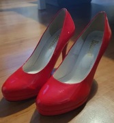 Szpilki czerwone (rozmiar. 39). Wysokość obcasa: 10.5 cm