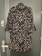 Sand Copenhagen sukienka modny wzór panterka cetki hit viscoza roz.40 