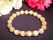 Bransoletka damska z matowych koralików