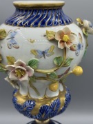 Zabytkowy, bogato zdobiony wazon