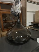 Piękny czarny żyrandol