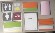 Tabliczki informacyjne.