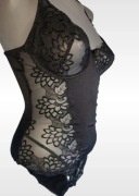 Markowe jak nowe  modelujące body piękna czarna bielizna Valery r 36 S B/C