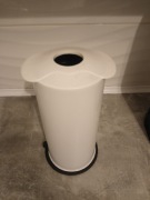 Zgniatarka do puszek i butelek 