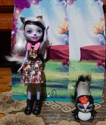 Lalka Enchantimals Sage Skunk z pupilem Caper
