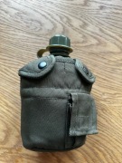 Manierka Mil-Tec US Plastic Canteen z pokrowcem i kubkiem - Olive 