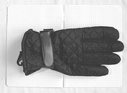 Męskie rękawiczki na zimę - pikowane, ocieplane futerkiem.