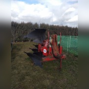 Pług 3 skibowy obrotowy