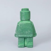 Ceramiczny Wazon w Stylu Skandynawskim Ludzik Lego