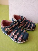 Sandałki dla dziewczynki 22