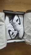 Buty Nike Air Jordan 1 MID Białe 44