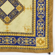 APASZKA na pięknym jedwabiu w adamaszkowy deseń.