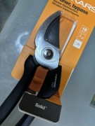 Sekator FISKARS Solid P121