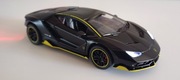 Model Lamborghini LP770 skala 1:32 z napędem, światłami i dźwiękiem.
