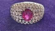 Pierścionek rubin i diamenty