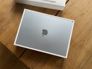 MacBook Air 13 M5 10+10 / 24GB RAM 512 SSD / ANSI US / Zasilacz / GW / Blue