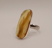 Pierścionek Srebro i Bursztyn