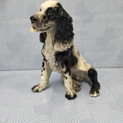 Piękna stara porcelana piesek