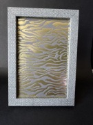 Ramka 10x15 cm szara + złoty wzór – elegancka / glamour