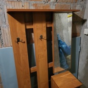 Garderoba do przedpokoju z lustrem i szafką na buty