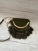 Zara zielona skórzana zamszowa torebka listonoszka frędzle boho