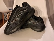 nowe buty z małą wadą fabryczną pokazaną na ostatniej fotce rozmiar 43 