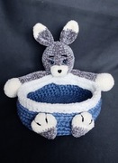 Koszyk zajączek robiony na szydełku 