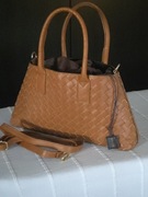 Włoska trapezowa torebka z plecionki Vera Pelle