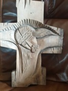 rzeźba Jezus drewno krzyż prezent 