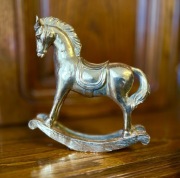 Koń na biegunach Figurka