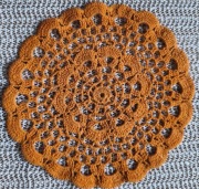 Zestaw 4 ręcznie wykonanych serwetek z nici bawełnianej