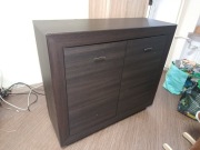 Szafka z czterema półkami