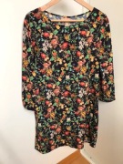 Kwiecista sukienka Springfield M