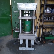 Prasa hydrauliczna specjalna - 1500 kN - 2000 r.
