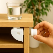 Zabezpieczenie magnetyczne do szafek przed dziećmi