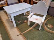 Drewniany stolik z krzesełkiem dla dziecka