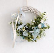 Wianek wiosenny zieleń błękit biel 24 cm