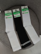 zestaw wysokich skarpet bawełnianych w sportowym stylu.