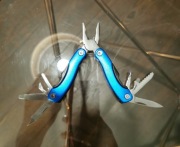 Nóż rozkładany wielofunkcyjny 