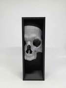 Book nook – czaszka srebrna (druk 3D, projekt Mad Power)